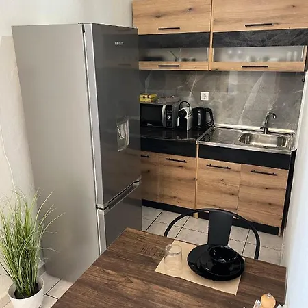 Apartament Charcoal Thirteen