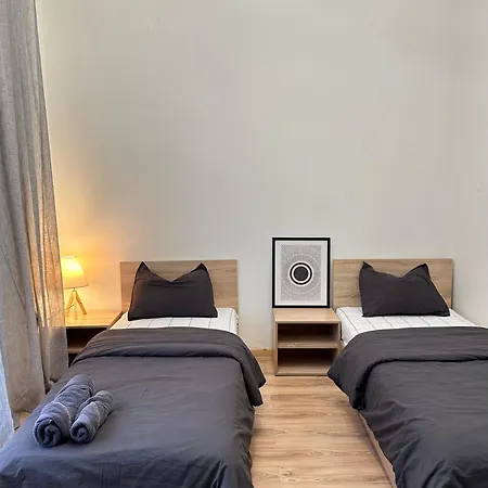 Charcoal Thirteen Apartament